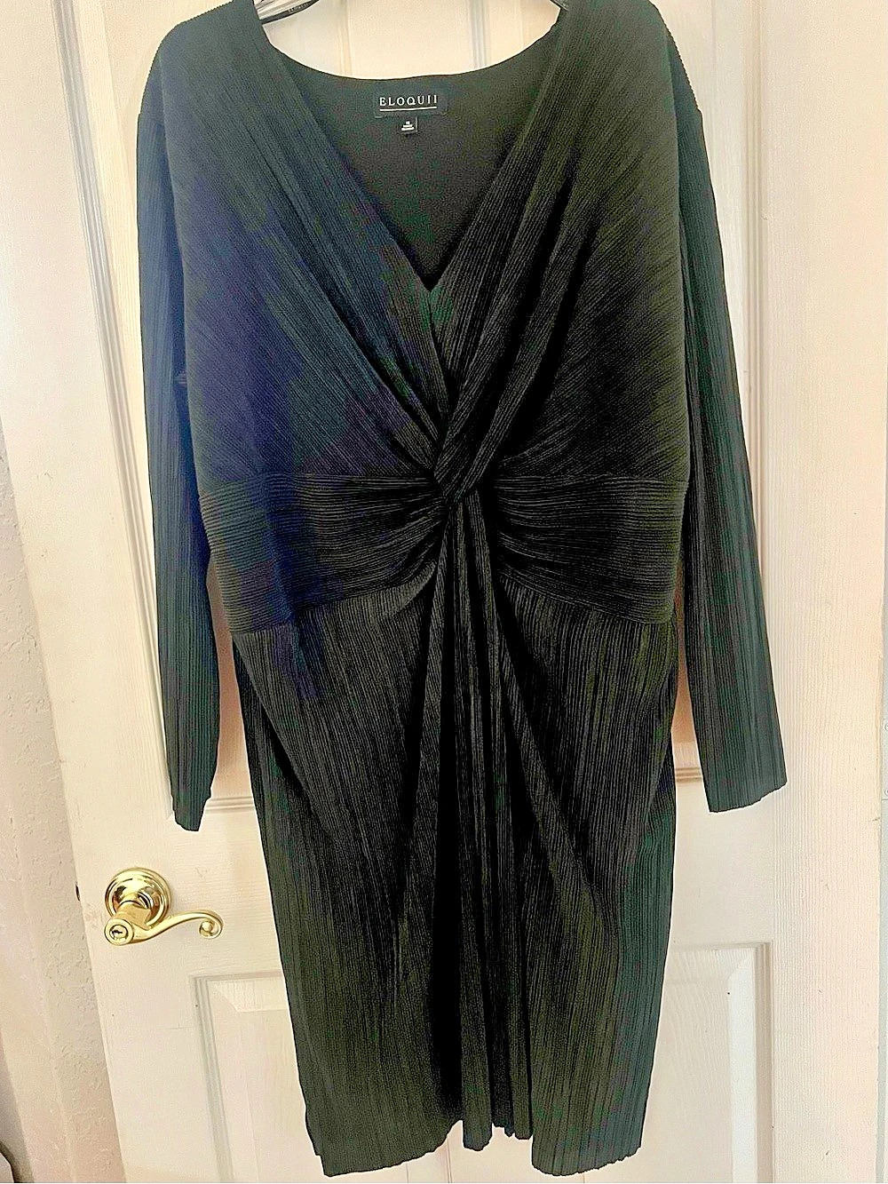 ELOQUII Metallic Silver-Gray Plissé Cocktail Dress | Size 18 | NWT/Never Worn ✨